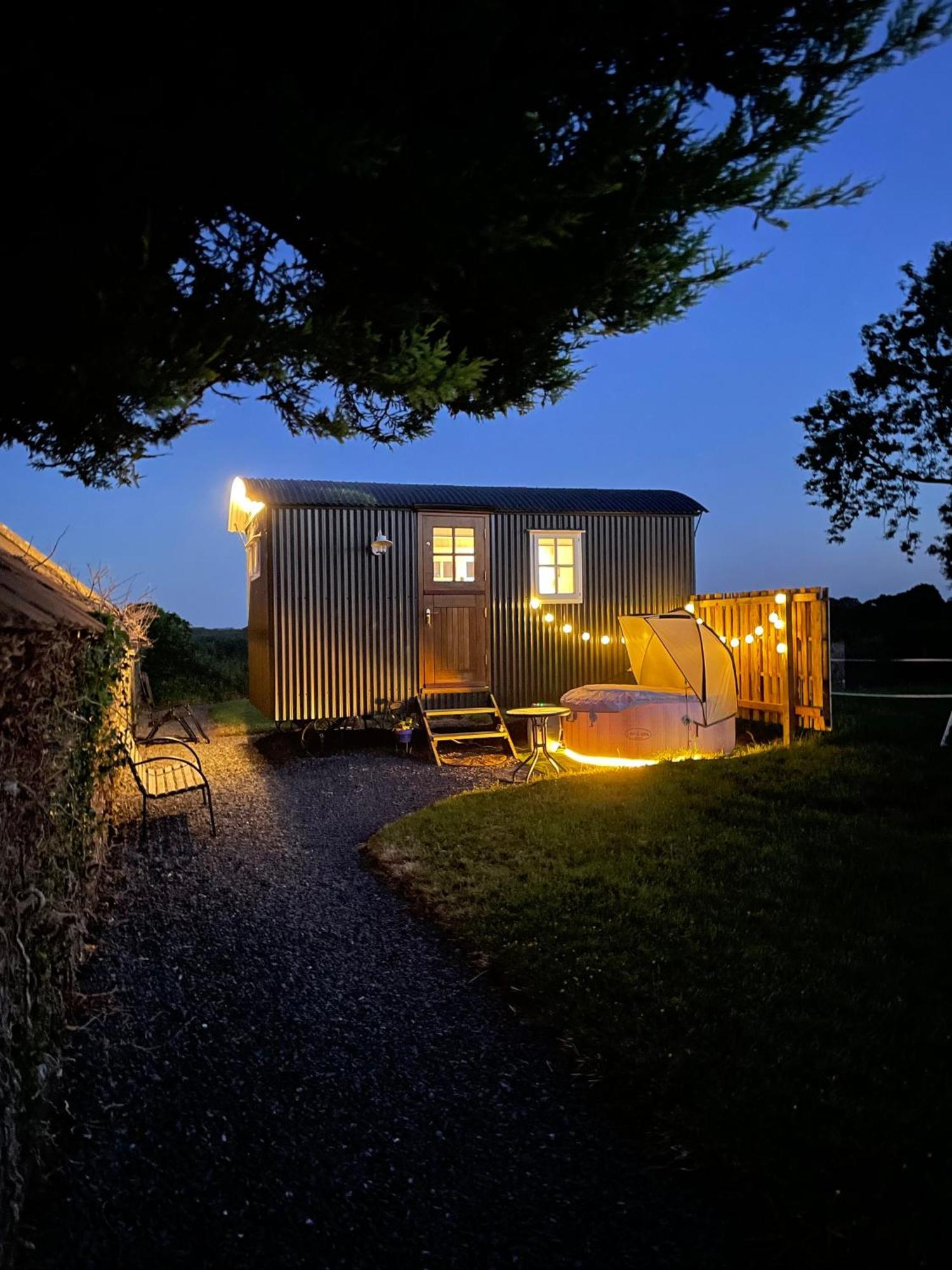 Villa Sheelin Huts Blue, Hot-Tub Available From 1St April Until 1St November Cavan Esterno foto